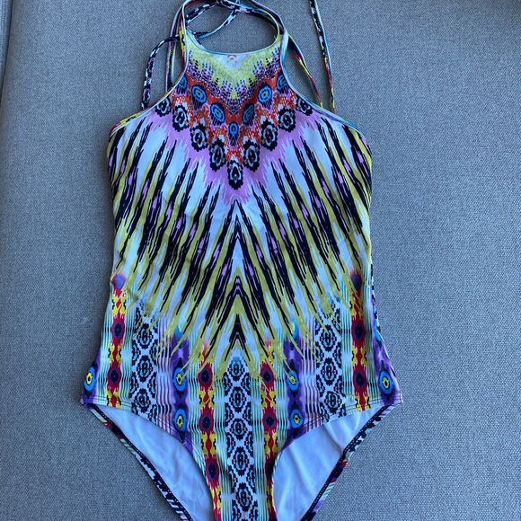 Tribal print halter backless swimsuit - Picture 2 of 6